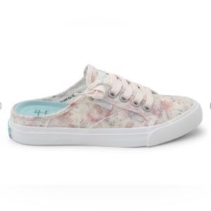 BRAND NEW WITH TAGS! Moira Slip On Blowfish!